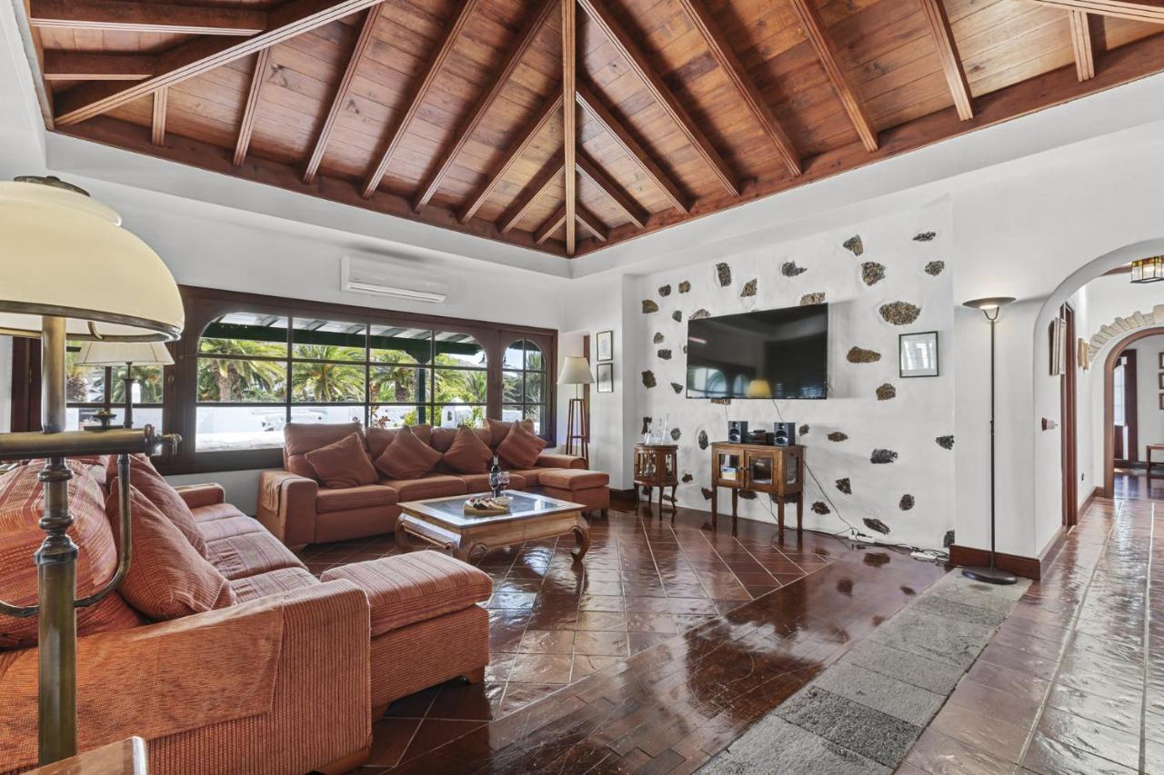 Villa Haria Lux By Escapehome Экстерьер фото
